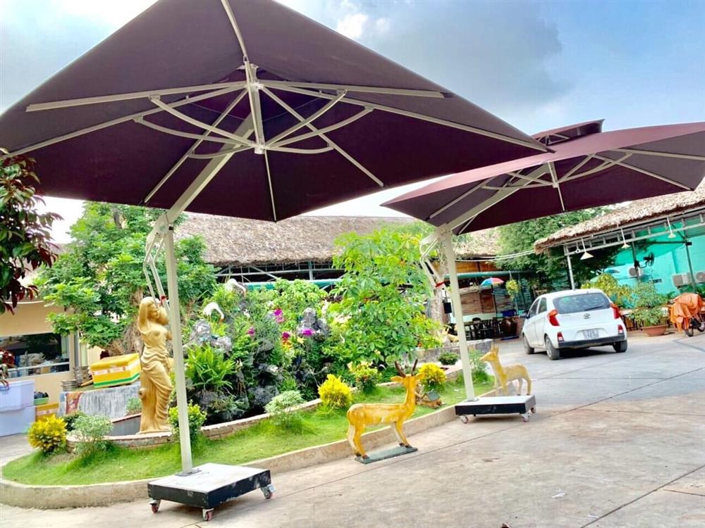 Dù đứng lệch tâm giá rẻ tại Hà Nội